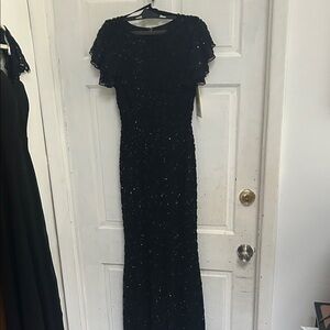 NWT Mac Duggal Black Sequin Short Ruffle Sleeve Dress - size 4